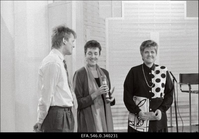 ETV saatejuht Maire Aunaste saate Reisile sinuga salvestusel ETV stuudios.  duplicate photo