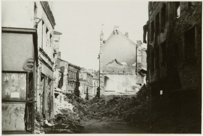 Tallinn peale põlemist 10.03.1944. Vaade Harju tänavale.  similar photo