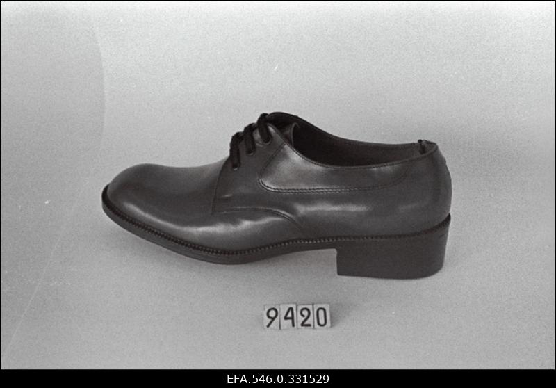 Jalatsitootmiskoondis "Kommunaar" mudelid: 9413; 9414; 9420; 9421; 9426; 9419; 9415; 9435; 9409; 9442; 8277; 8276.