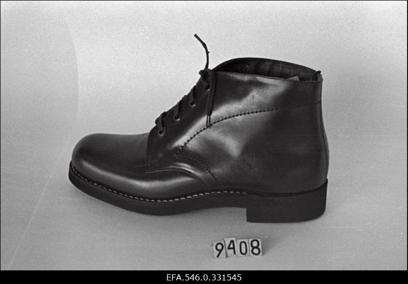 Jalatsitootmiskoondis "Kommunaar" mudelid: 9410; 9366; 9394; 9405; 9411; 9345; 9408; 9407; 9412; 9341; 9418.