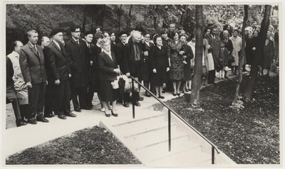 Muuseumi juurdeehituse avamine 5. juunil 1966. Enne pidulikku tseremooniat.  similar photo