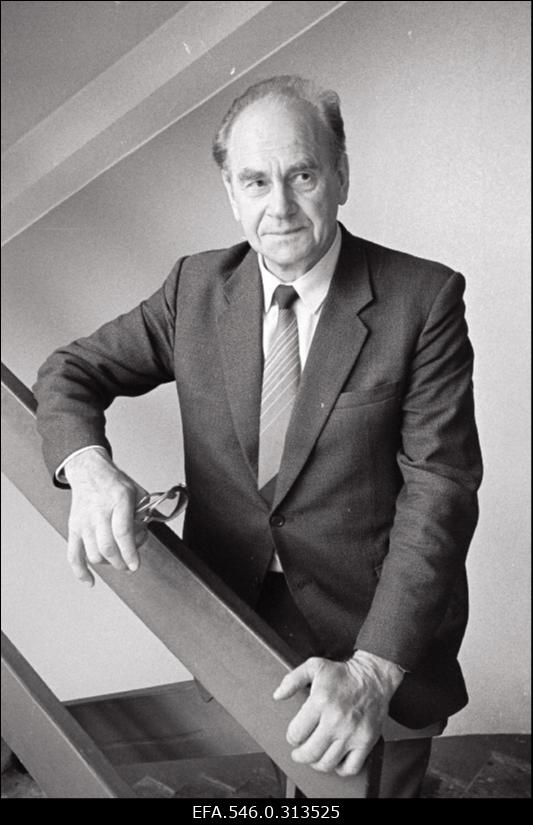 [Ajalehele "Rahva Hääl" pildistatud isikud (Villo, Meriste, Kont, Treier, A.Lunge, Veetamm jt)
.]
