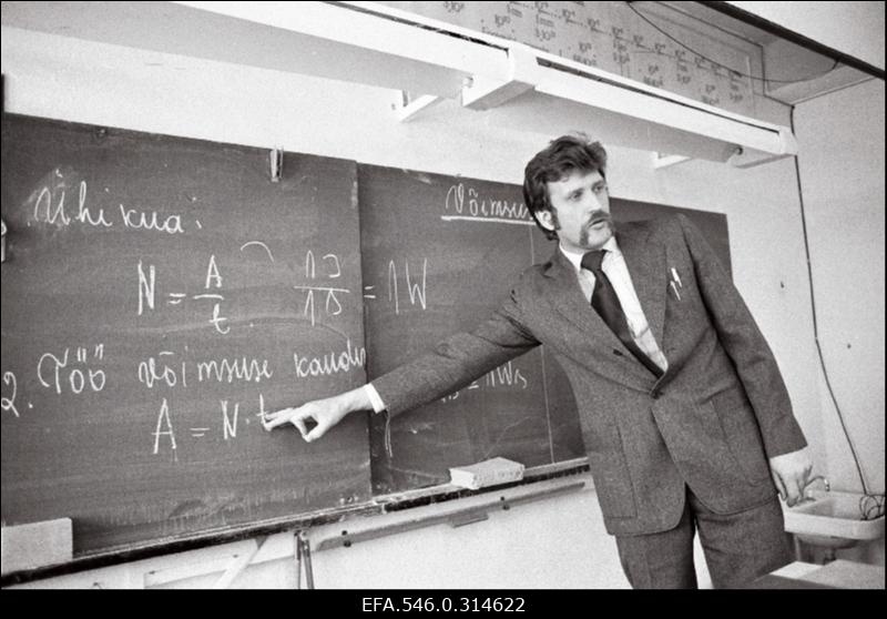 Taebla Keskkooli õpetaja.