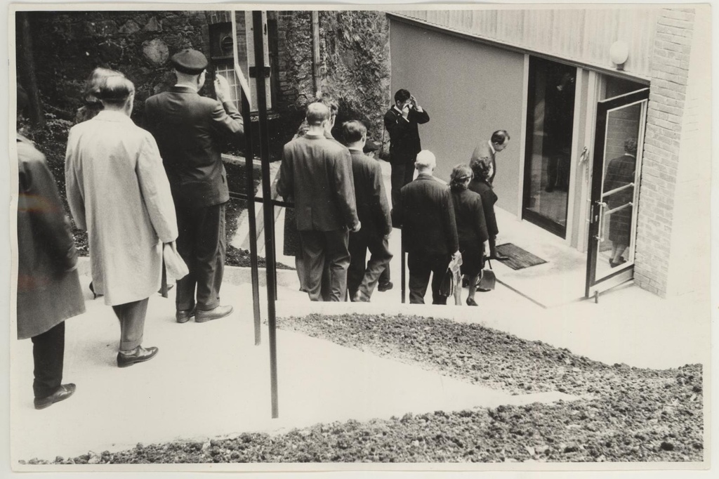 Muuseumi juurdeehituse avamine 5. juunil 1966. Esimesed külalised.