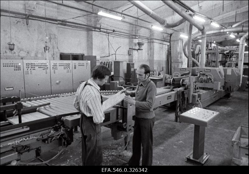 Vineeri- ja Mööblikombinaat.