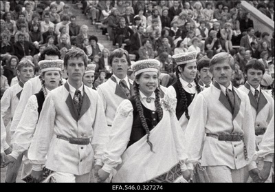 Tantsupidu.  similar photo