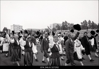 Tantsupidu.  similar photo