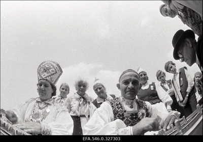 Tantsupidu.  similar photo