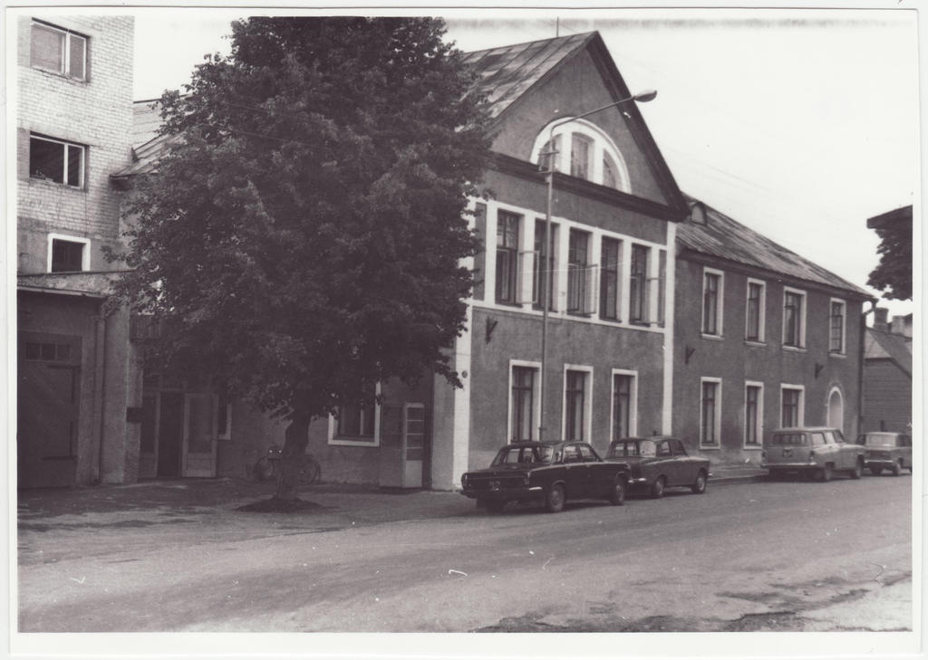 Rakvere 100. aastapäeva tähistamine: Rakvere TÜ hoone, 1977.a.