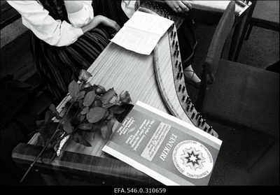 Tantsupidu.  similar photo