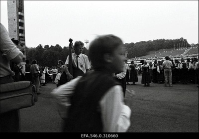 Tantsupidu.  similar photo