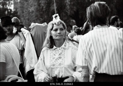 Tantsupidu.  similar photo