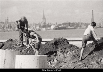 Tallinna vaated, "Tallinn korda"  similar photo