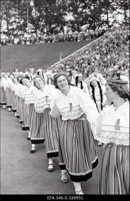 XII Üldtantsupidu  similar photo