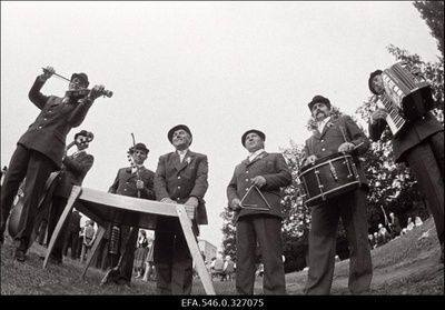 XII üldtantsupidu.  similar photo