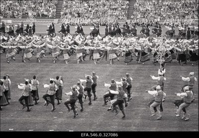 XII üldtantsupidu.  similar photo