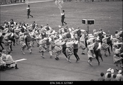 XII üldtantsupidu.  similar photo