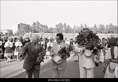 XII Üldtantuspidu  similar photo