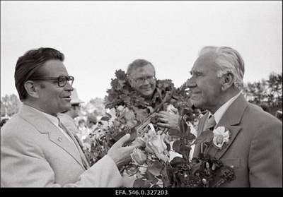 XII Üldtantuspidu  similar photo