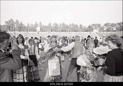 XII Üldtantuspidu  similar photo