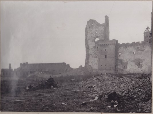 Purustatud Narva vaade, Narva linnus, 1946