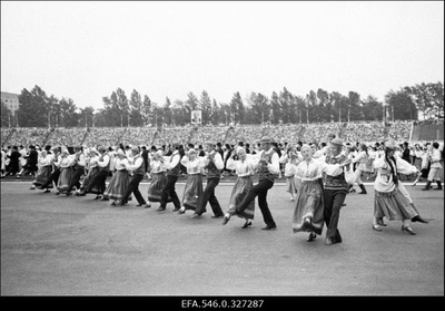 Tantsupidu.  similar photo