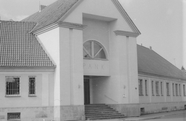 Kuressaare, Eesti Maapanga pangahoone