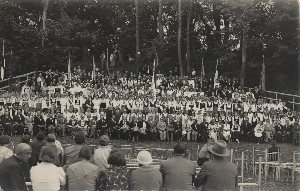 Saaremaa VI song day : July 25, 1937