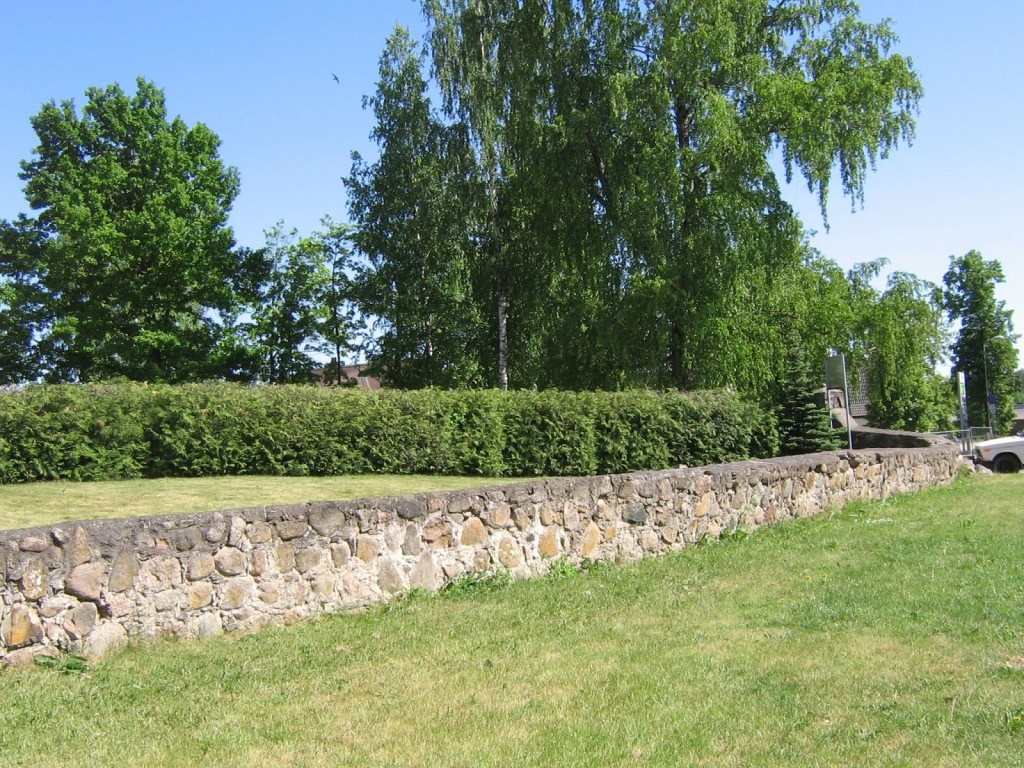 Border wall of Põlva churchyard
