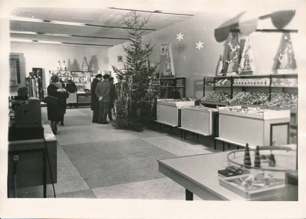 ETKVL-i Tartu Tarbijate Kooperatiivi Tartu kaubamaja näärilaat. Tartu, 1965.