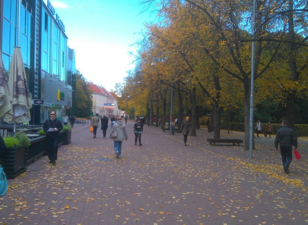 21. June Street (Küni, Aleksandri). View along the street from the glorious area (former Aleksandri and Kauba t corner) towards the Raekoja square. Tartu, 1964. rephoto