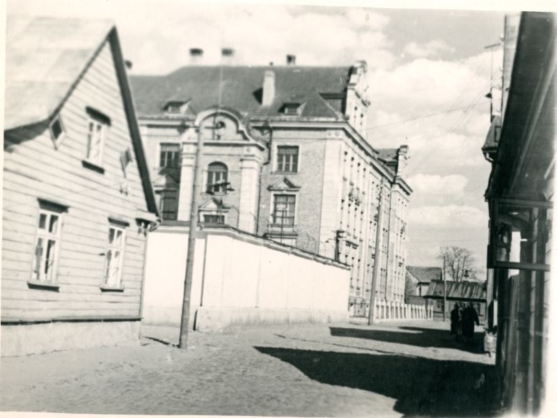 Foto: Pärnu linna haigla (Sillutise?) tänaval.