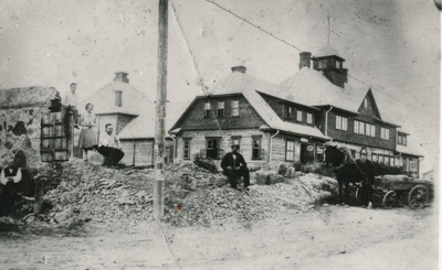 Kadrina, Kruusimäe kõrtsi lammutamine  duplicate photo