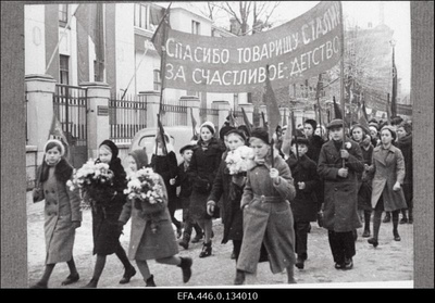 Töötajate rongkäik Suure Sotsialistliku Oktoobrirevolutsiooni XXIII aastapäeval.  similar photo