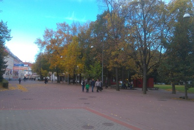 Tilt in Tartu in front of Russian shops rephoto