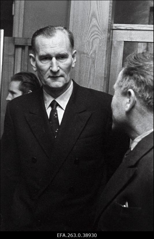 Tartu rajooni Nõgiaru sovhoosi traktorist Oskar Voitk Tartu rajooni põllumajanduseesrindlaste kokkutulekul Avangardi kolhoosis.