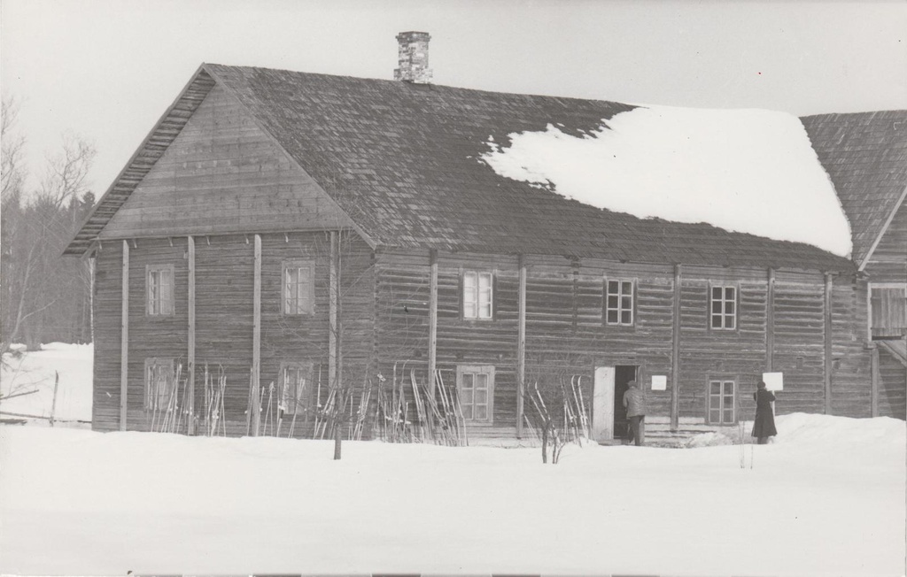 Suusavõistluse Vändra-Kurgja lõpetamine Kurgja-Linnutaja veskis.