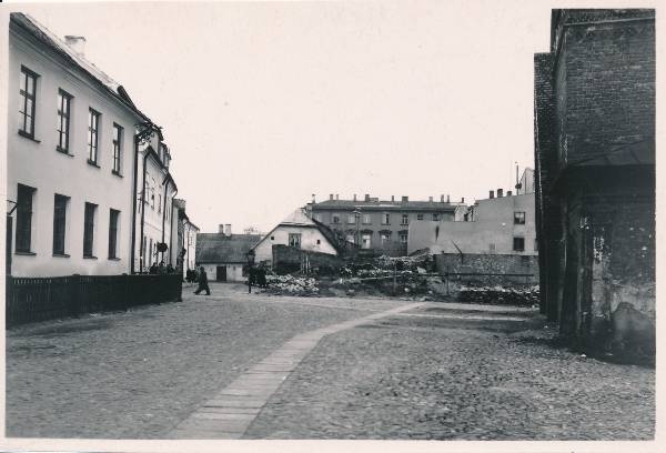 Ülikooli t (Jaani t), paremal Jaani kirik. Vaade Mitšurini t (Lai t) suunas. 1958.