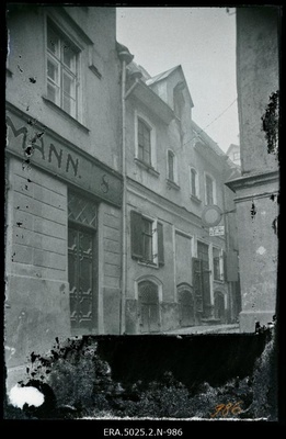 Tallinn. Kaarmanni kauplus  similar photo