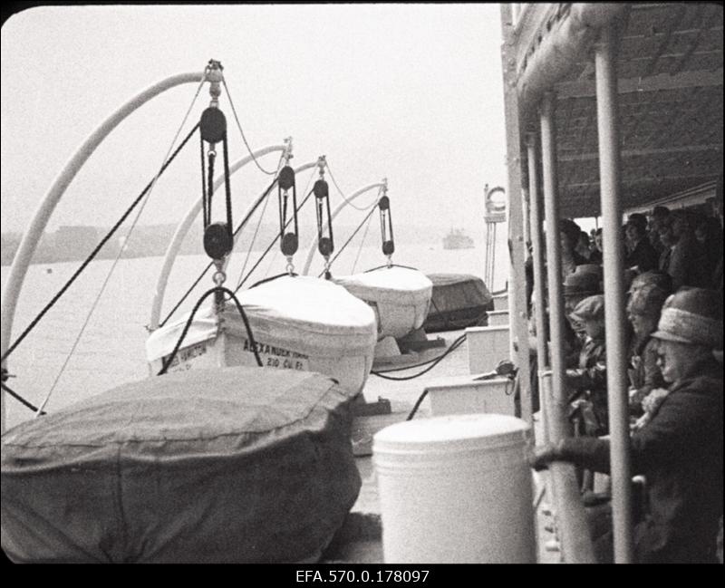 New York. Vaade laevale.