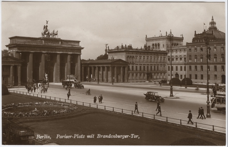 Parise plats Brandenburgi väravatega.