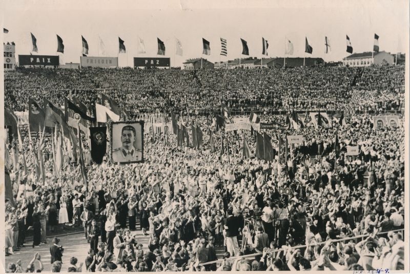 Foto. III ülemaailmne noorsoo ja üliõpilaste rahufestival Berliinis üldvaade, august 1951