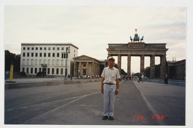 Berliinis Brandenburgi väravate juures