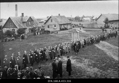 Kaitseliidu Pärnumaa malevkonnad. Õppused, manöövrid, ülevaatused jne.  similar photo