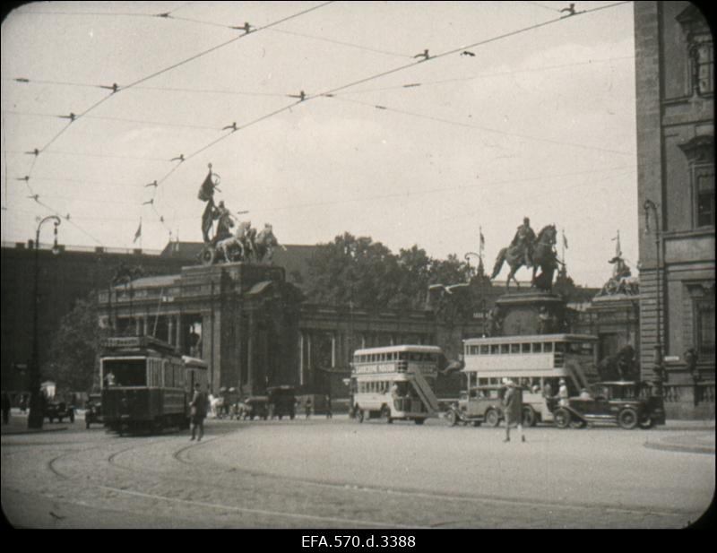 Preisi kuninga Friedrich Suure mälestussammas kuningalossi juures.