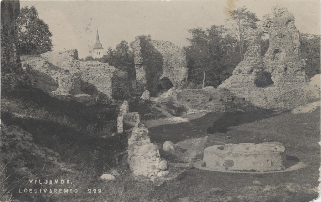 Viljandi castle roofs