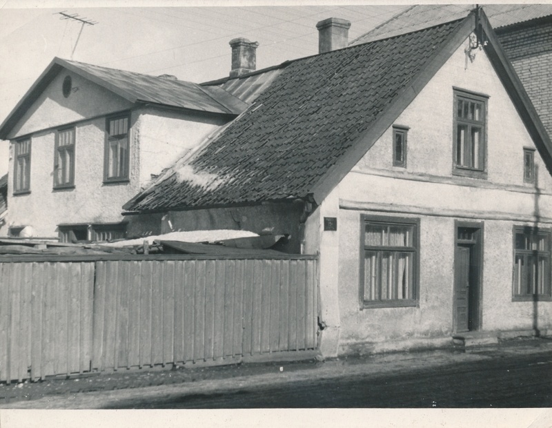 foto Viljandi, Posti tn 15 b, siin olnud E. Hunt'i trükikoda, ajalehe Töörahva Hääl talitus, 1964 F A. Kiisla