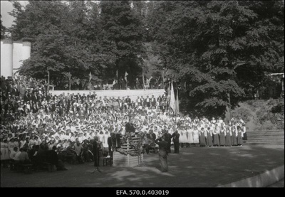 90. juubelilaulupidu Tartus.  similar photo