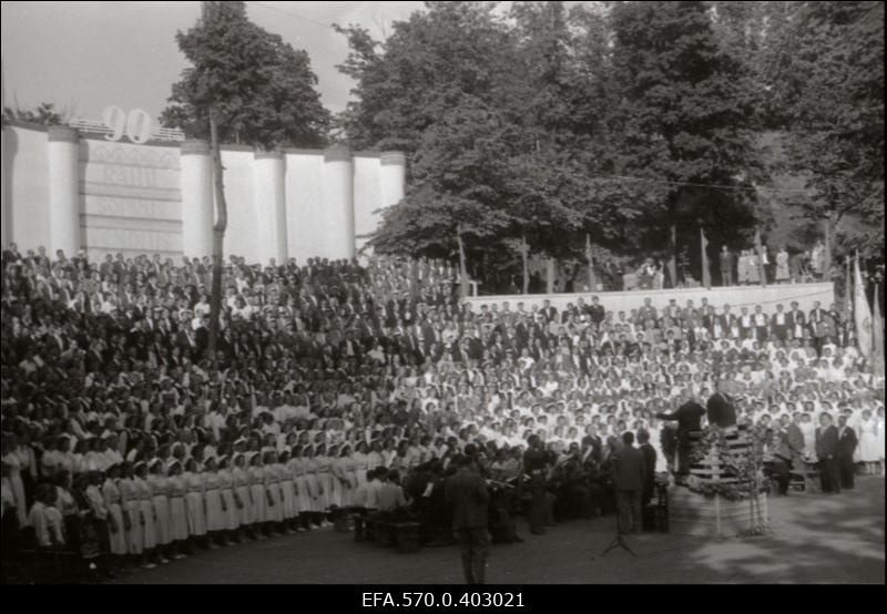 90. juubelilaulupidu Tartus.
