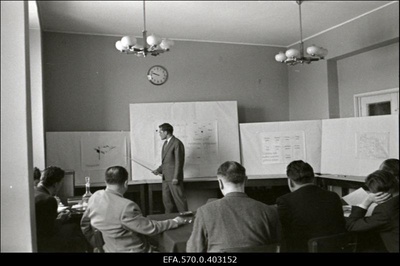 Ants Võrgu diplomitöö kaitsmine Tallinna Polütehnilises Instituudis.  similar photo